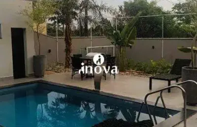 Casa com 4 quartos à venda no Jardim São Bento, Uberaba 