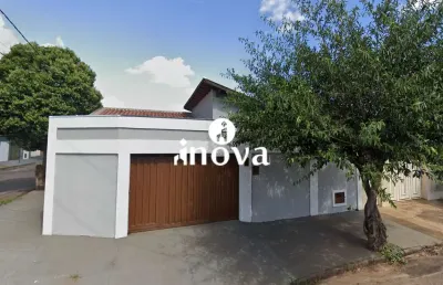 Casa com 3 quartos à venda no Portal Beija Flor, Uberaba 