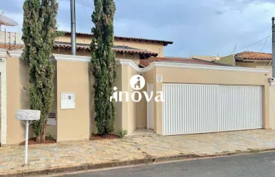 Casa com 3 quartos à venda na Cidade Jardim, Uberaba 