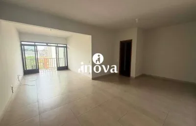 Apartamento com 3 quartos à venda no São Benedito, Uberaba 