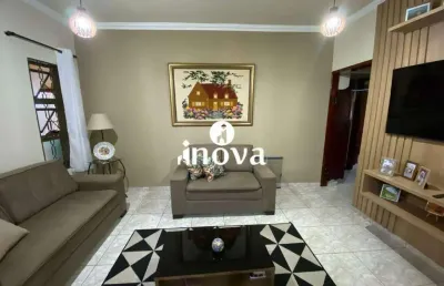 Casa com 3 quartos à venda no Conjunto Uberaba, Uberaba 