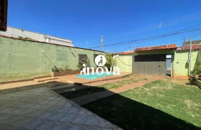 Casa com 4 quartos à venda no Jardim Uberaba, Uberaba 
