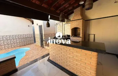 Casa com 3 quartos para alugar no Jardim Elza Amuí III, Uberaba 
