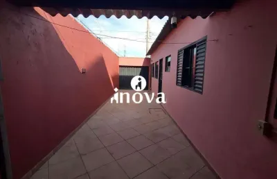 Casa com 2 quartos para alugar na Cidade Jardim, Uberaba 