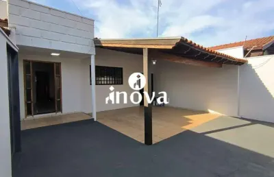 Casa com 3 quartos para alugar no Olinda, Uberaba 