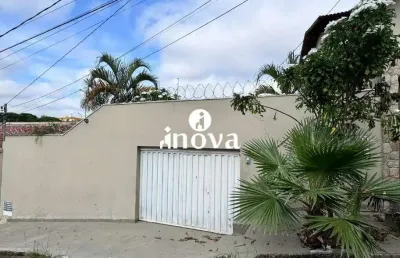 Casa com 3 quartos para alugar no Conjunto Frei Eugênio, Uberaba 