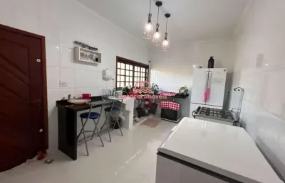 Casa à venda com 2 quartos sendo 1 suite1 banheiro  em ocian  praia grande - sp