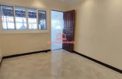 Sobrado triplex excelente, com 3 quartos, sitio do campo, praia grande/sp