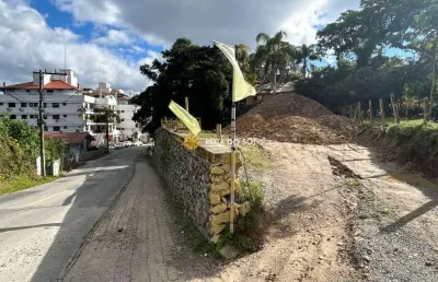 Terreno à venda na Avenida das Garoupas, Centro, Bombinhas