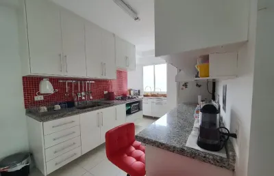 Vendo apartamento reformado, para quem procura a facilidade e comodidade de um andar baixo!