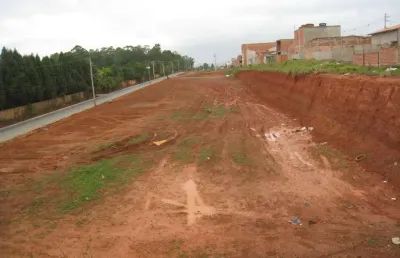 Ótimo lote comercial à venda, pronto para construir