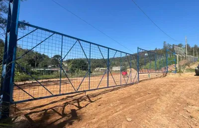 Área empresarial e industrial de alto potencial com estacionamento para até 70 vagas no final de obras