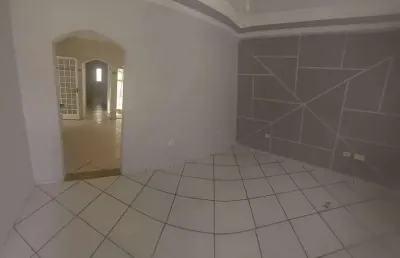 Linda casa térrea no vanel ville iv - 3 dormitórios, suíte e 2 vagas