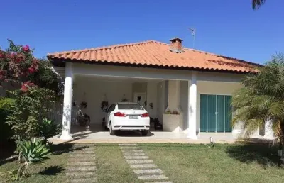 Troco casa no condomínio village ipanema i, em aracoiaba da serra