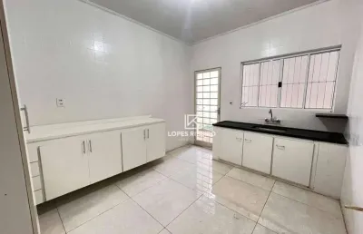 Casa com 2 dormitórios para alugar, 1 m² por r$ 1.800,00/mês - vila breda - santa bárbara d'oeste/sp