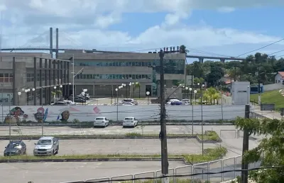 Excelente casa comercial enfrente ao museu da rampa próximo da praia e iate clube