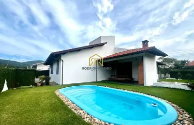 Casa com 4 quartos à venda na rua celso almeida coelho, --, córrego grande, florianópolis por r$ 2.499.000