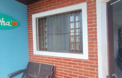 Sobrado com 02 dormitórios, a 400 metros da praia, em caraguatatuba