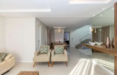 Linda casa em condomínio à venda em curitiba-pr - orleans  4 quartos, 3 suítes, 4 salas, 5 banheiros, 4 vagas, 350,21m².