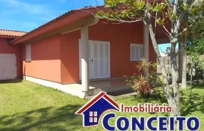 C764 - ótima residência a 250 metros do mar no balneário santa terezinha