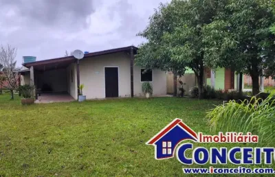 C799 - residência em localização de moradores no balneário albatroz