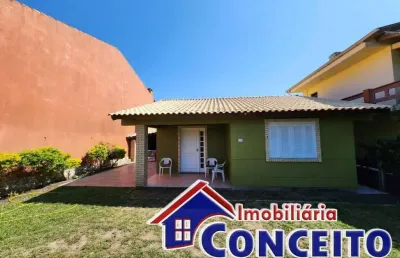 C826 - excelente residência a 150 metros do mar no balneário albatroz