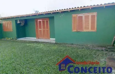 C171 - ótima residência a 150 metros do mar localizada em mariluz