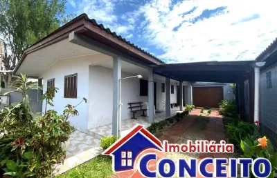 C200 - linda residência composta de 03 dormitórios a 570 m do mar