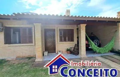 C72 - linda residência com piscina localizada em região de moradores