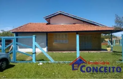 C110 - ótima residência de esquina em ótima localização no bairro nordeste