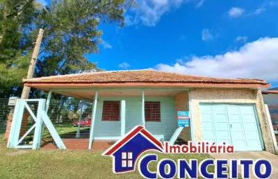 C346 - residência composta de 03 dormitórios a 300 metros do mar