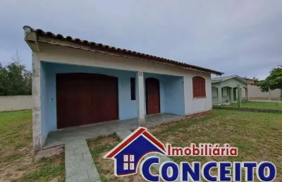 C271 - ótima residência a 90 metros do mar em mariluz