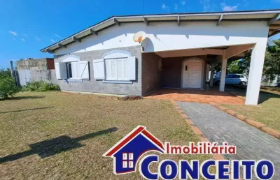 C431 - excelente residência composta de 04 dormitórios a 150 metros do mar