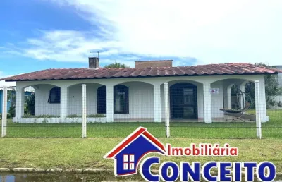 C288 - belíssima residência a 50 metros do mar em santa terezinha