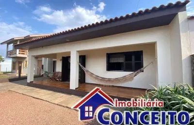 C389 - excelente residência a 70 metros do mar no balneário marisul