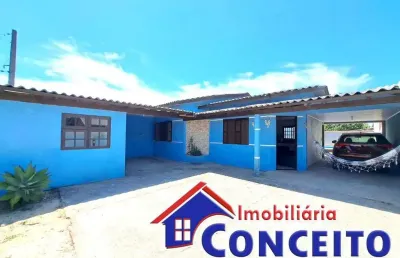 C275 - ótima residência com piscina localizada em região de moradores