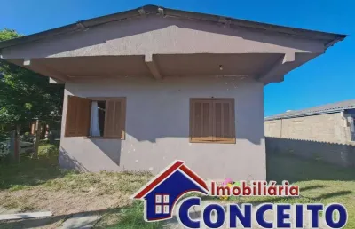 C127 - residência composta de 03 dormitórios em ótima localização