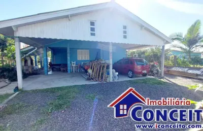 C495 - excelente residência de esquina com 04 apartamentos em albatroz
