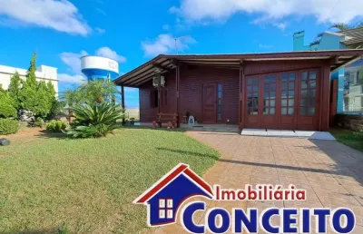 C428 - linda casa de madeira em excelente localização na nordeste