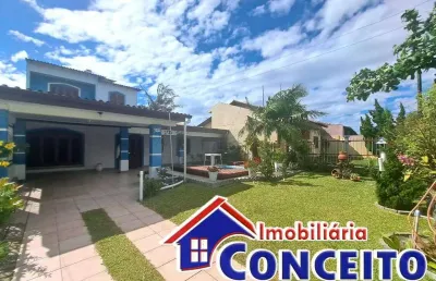 C578 - ótimo imóvel composto de 03 dormitórios com piscina a 200m do mar