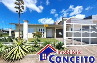 C1022 - excelente residência composta de 04 dormitórios no centro de imbé