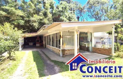 C1033 - ótima residência localizada a 50 metros da lagoa do armazém