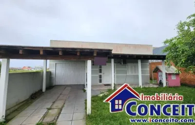 C1077 - ótima residência com 3 dormitórios localizada no centro de imbé