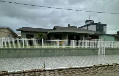 Casa com 4 quartos à venda na Avenida Getúlio Vargas, 433, Centro, Balneário Arroio do Silva