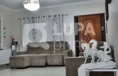Sobrado com 3 quartos para venda, churrasqueira e salão de festas  vila sabrina