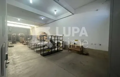 Barracão / Galpão / Depósito com 4 salas para alugar na Rua Alvarenga Peixoto, 298, Vila Anastácio, São Paulo