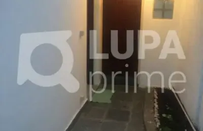 Sobrado com 3 dormitórios sendo 1 suíte á venda na vila albertina
