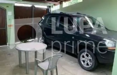 Sobrado com 3 dormitórios sendo 1 suíte á venda em santana