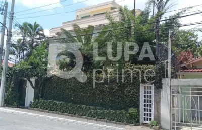 Sobrado com 4 dormitórios sendo 2 suítes para locação em santana!