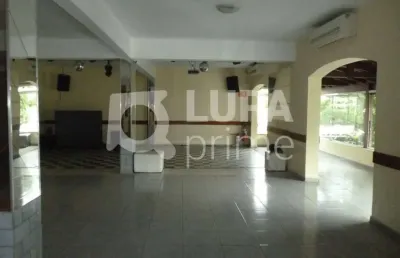 Prédio comercial com 1200 metros para locação na freguesia do ó